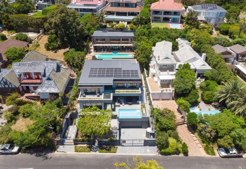 6 Bedroom Property for Sale in Camps Bay Western Cape